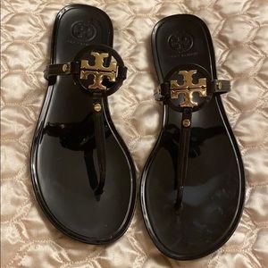 Tory Burch sandal. Black. Size 8